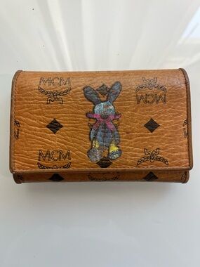 MCM COGNAC VISETOS BUNNY TRIFOLD WALLET